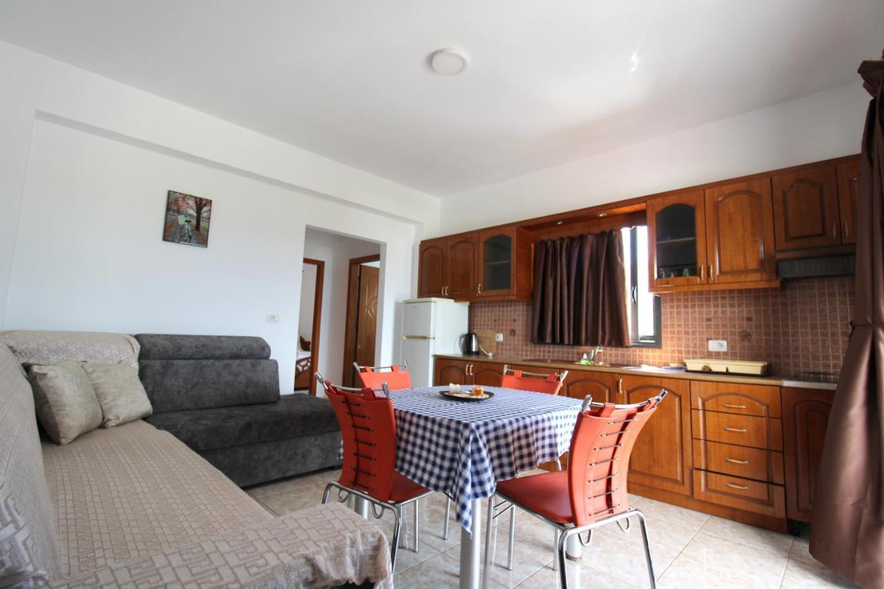 Vila Bilali Apartment Ksamil Bagian luar foto