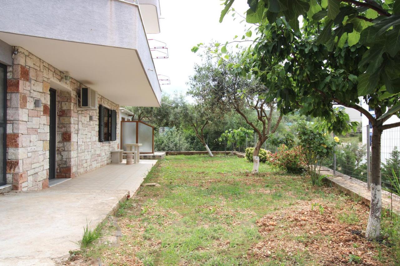 Vila Bilali Apartment Ksamil Bagian luar foto