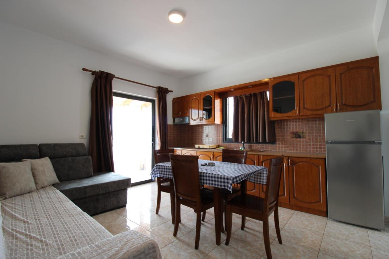 Vila Bilali Apartment Ksamil Bagian luar foto