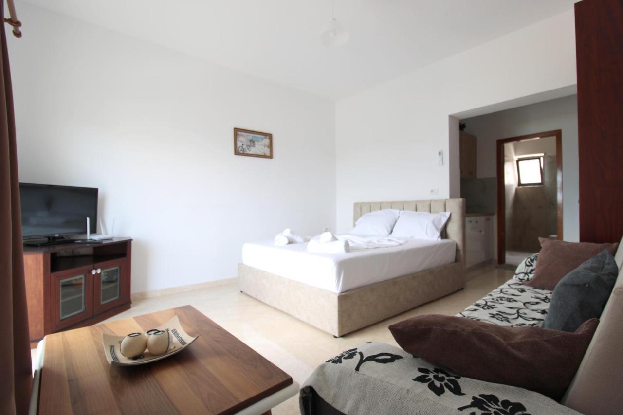 Vila Bilali Apartment Ksamil Bagian luar foto