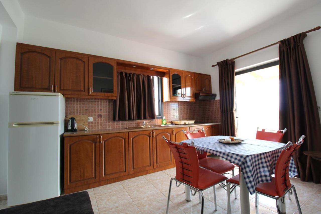 Vila Bilali Apartment Ksamil Bagian luar foto