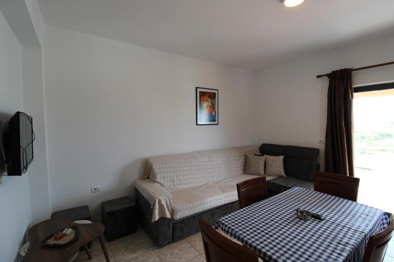 Vila Bilali Apartment Ksamil Bagian luar foto