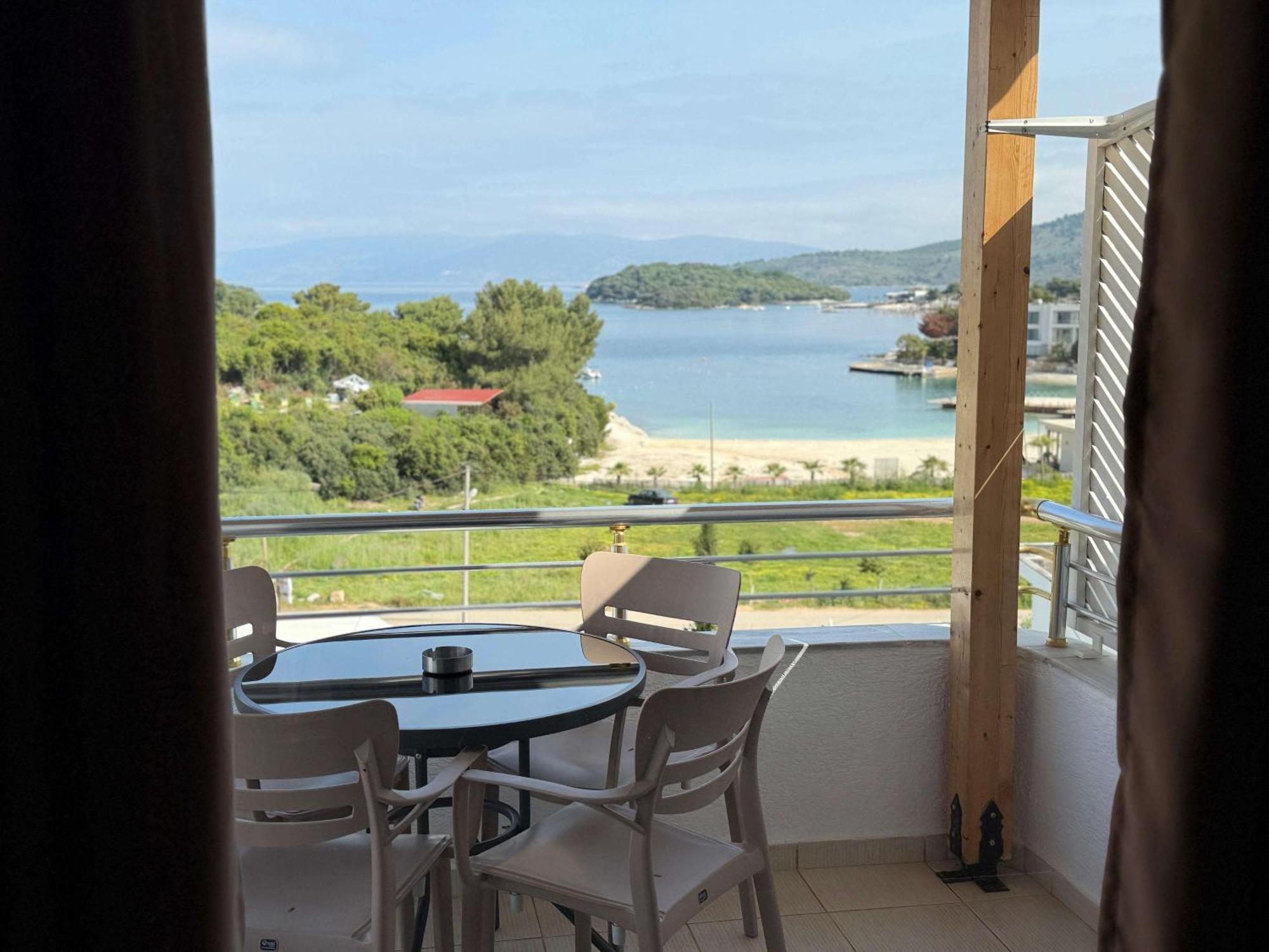 Vila Bilali Apartment Ksamil Bagian luar foto